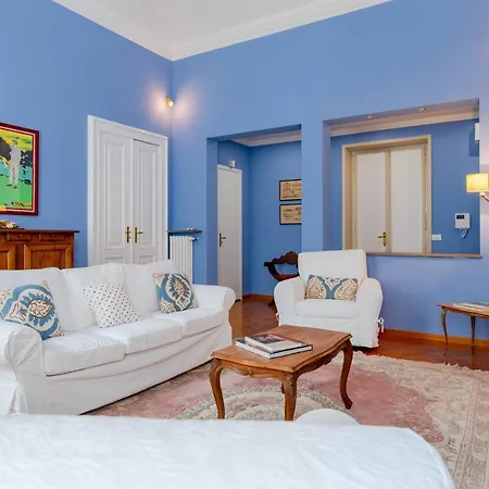 Apartment The Queen By Happyhostorino Turin