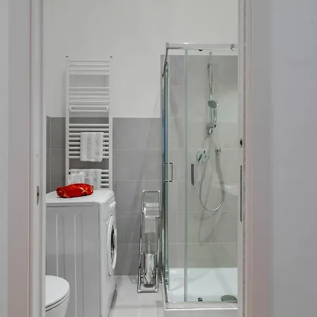 The Queen, Ac, Parking By Happyhostorino Torino