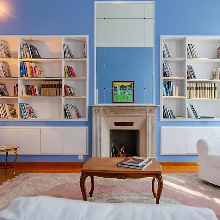 The Queen, Ac, Parking By Happyhostorino Torino