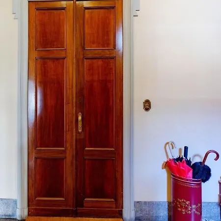 The Queen, Ac, Parking By Happyhostorino Torino